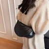 Akşam çantaları moda azınlık zinciri omuz çantası kadınlar için düz renkli pu deri crossbody kadın serin kız çanta koltuklu paket