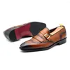 Kleidschuhe Klassische handgefertigte Herren-Quasten-Loafer aus echtem Leder Slip-on-Schnalle mit Flügelspitze im italienischen Stil Brogue-Hochzeit für Männer