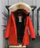 Projektantka kanadyjska zimowa damska damska damska długość z kapturem zimna i wiatroodporna ciepła płaszcz 90% gęsi Down
