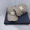 Дизайнерская бейсбольная шапка Men Cap Satted Hats Baseball Hats для мужчин весны и летних букв, вышитые регулируемые много сплошных каппелло