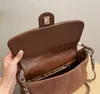 Designväska mocka 28x17 cm crossbody väska axelväska kvinnor handväska kedja väska lady clutch väska topp klassisk klaff handväska mynt väska messenger väska