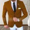 Costumes pour hommes Gwenhwyfar jaune Slim Fit pour hommes Peaked revers personnalisé 3 pièces mariage marié Tuxedos veste de mode masculine avec pantalon blanc