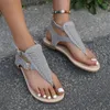 Sandaler Böhmenstil Flat för kvinnor Summer Clip Toe Gladiator Woman Non Slip Beach Shoes Buckle Strap Plus Plus