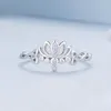 Bagues de cluster 925 Sterling Argent Frais Lotus Fleur Blanc Or Plaqué Simple Mode Bague Pour Femmes Haute Bijoux Cadeau