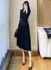 Casual Dresses Zjyt Elegant Lady Office Midi veckade blazer för kvinnor 2023 Autumn Black Vestidos långärmad hackad krage party mantel