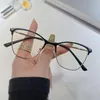 サングラスティーンのための青色光ブロッキングメガネshap ayestrain uv glare eyewearユニバーサルフレームの女性