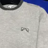 Casual trui Eenvoudige mode Ronde hals Borduurontwerp Pullover Sweater Dames 2 kleuren breigoed