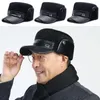 Berets WindProof Autumn Winter Hats Hats ciepłe uuszne nauszniki czapkę ochronę ucha kapelusz w średnim wieku i starszy