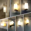 Vägglampa ledt sovrum natt sängen fixtur korridor nordisk fast trä fyrkantig förvaring ljus inomhusbelysning för hem