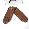 Designer-Handschuh Frau Winter u Brief solide fünf Finger Handschuhe für Frauen Mann halten warme Schnee Handschuh Trend Stil Großhandel hohe Qualität