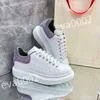 2023 New Hot Luxurys Sneaker Baskets de mode Chaussures blanches Chaussures à semelles épaisses surélevées Chaussures pour hommes et femmes polyvalentes classiques décontractées chaussures de planche xsd221101