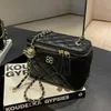 % 70 Fabrika çıkışı Kapalı Gelişmiş ve Modaya Gizli İş parçacığı Yaz Doku Niş Zincir Crossbody Women's Torba Satışta