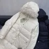 Parkas femininas de grife fashion, casual, bolso grande, patchwork leve, quente e confortável, jaqueta com capuz de pelo de cordeiro, jaqueta de comprimento médio RJQA