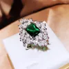 Anelli a grappolo Anello con zirconi quadrati verde chiaro brillante per le donne Temperamento Matrimonio nuziale Gioielli di lusso vintage Festa