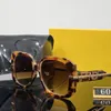 Luxury Top Designers Solglasögon Letter Len Solglasögon för kvinnor Polariserad trend UV -resistent Sun Glass Casual mångsidiga glasögon med låda gåva