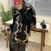 ماركة أزياء ماركة الكشمير مصممة الأوشحة ليدي وشاح للسيدات الشتاء طويلة الأغطية بحجم 180 × 65 سم هدية