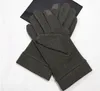 Handschoenen Europese Amerikaanse ontwerpers voor heren Dames touchscreen handschoen Wintermode Mobiele smartphone Vijfvingerhandschoenen AA7