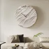Zegary ścienne minimalistyczne drewniane zegar wiszący vintage moda bateria obsługiwane zegarki do domu prosty salon horloge murale wystrój