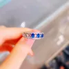 Cluster-Ringe, 2 königsblaue Saphir-Ringe, Nachahmung natürlicher Sri Lanka-Öffnungsfarbe, Schatzstreifen