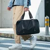 Duffel Väskor Travel Bag 2023 Designer Luxury Men's Fitness Sports Messenger stor kapacitet Portabel vattentät tyg Affärsresa