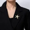 Brosches Fashion Personlighet Mikroinlagd Zirkon Creative Starfish Exquisite Brosch Pin For Women CZ Pentagram Suit Accessories