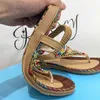 Bohemisk stil platt sandaler för kvinnor sommarklipptå gladiator sandaler kvinna plus storlek mjuka botten strandskor flip flops 230807