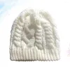 Берец чернокожей женщина вязаная шляпа осень зима тепло