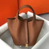 Sacola Picotin Lock Designer de luxo simples leve resistente ao desgaste saco feito à mão cesta de vegetais de couro clássico bolsa de design de lichia S3DG