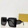 Occhiali da sole quadrati dal nuovo design alla moda 40090 montatura in acetato anagramma classico in metallo sulle aste occhiali da sole con protezione UV400 per esterni stile semplice e popolare