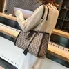 Luxurys tasarımcı çanta büyük kapasiteli hobo totes çantalar kadın 10a yüksek kaliteli gerçek deri zincir