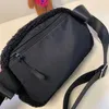 Diseñador de lujo Lulu Fanny Pack en todas partes Bolsa de cinturón Bum Pecho Yoga Bumbag Nylon Lululemens para mujer para hombre al aire libre Fleece Hombro Crossbody Bolsas de cintura con marca K33