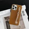 مصمم الحالات الهاتفية لجهاز iPhone 14 14Pro 14Plus 13 13Pro 12 12Pro 11 Pro Max Leather Bracelet Cover Luxury Sereal Cover