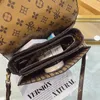 Baobao Nuovo anno e autunno da donna in stile occidentale con fibbia di chiusura cinturino largo Bella borsa a tracolla monospalla portatile Outlet economico 50% di sconto