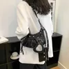 Locomotive Nouvelle Mode Polyvalent Plié Croissant Atmosphérique Tendance Une Épaule Sac À Bandoulière 60% De Réduction En Ligne