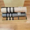 2024 Designer Scarf Classic Plaid 100% Cashmere Echarpe Tassel Designers Scarves Scarfs Shawl Sciarpa för Winter Womens Mens AAA-1