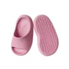 Pantoufles d'été pour enfants, pantoufles simples, couleur unie, chaussures de salle de bain en plein air, antidérapantes, confortables pour garçons et filles, Qt339