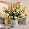 Decoratieve bloemen 5 STKS Kunstmatige PU Tulpen Real Touch Nepbloem Bruiloft Bruidsboeket Huis Tuin Decor Decoratie