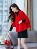 Abiti da donna Versione coreana Giacca corta aderente ampia 2023 Jjacket di lana rosso brillante Taglia Abito da sera di ritorno per porta di ritorno da sposa