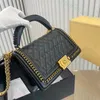 Lyxdesigner kvinna klassiker kvällspåsar kosmetiska väskor handväskor äkta läder kors kroppspåsar axlar väskor kedja axel koppling totes hobo purses plånbok