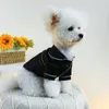 Vêtements pour chiens Pyjamas Chemises Vêtements Vêtements pour animaux de compagnie confortables Mode Couleur unie Chiens Kawaii T-shirt doux Costume Printemps Été En gros