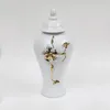 Objets décoratifs Figurines Botol keramik kotak kotak emas timbul Cina botol Vintage vas jahe tangki penyimpanan artefak porselen dekorasi rumah 230904