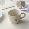 Tassen Ins Style Japanische Keramik -Becher -Design für Kaffee Tee kleine Kiefernmuster Tasse Haferflocken Frühstückswasserflasche