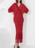 Повседневные платья LANMREM Плиссированное платье макси с кисточками и рукавами «летучая мышь» Сплошной цвет Свободный элегантный стиль Женская одежда для свадебной вечеринки 2DA1875