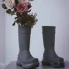 Botas de marca de luxo femininas botas de chuva botas de joelho inverno plataforma clássica botas planas moda sola sapatos verde rosa preto branco marrom 5 estilos tamanho 35-40