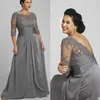 2020 Plus Size Grigio Abito per la madre della sposa Sposo Mezza manica Girocollo in pizzo Chiffon Lunghezza pavimento Abiti da sera formali Personalizzato M266p