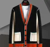 Tasarımcı Erkek Sweaters Lüks Örgü hırkalar kazak gündelik tek göğüslü uzun kollu baskı ceket erkek kıyafet