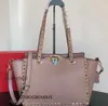 Womens Valantiino Fashion Handbag Shopping Designer Classic Women Rivet Classic Portable Bags Shoulder Mönster Mommy Tote 22SC