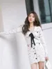 Sıradan Elbiseler 2023 Kış Kadın Karışık Renk Trim Örgü Mini Elbise Uzun Kollu Lady Dant-Up Taç Tie Paketi Kalça Slim Cobe Düğmeleri