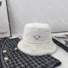 Trendy Plush Warm Fisherman Hats Designer Triangle Bucket Hats Women Men Winter Fluffy Hat