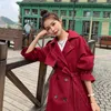 Frauen-Grabenmäntel, die rote Windjacke 2023 Herbst-mittlere Länge Hepburn-Art-dünner Mantel mit Gürtel lose Damen-Outwear 137 verkaufen